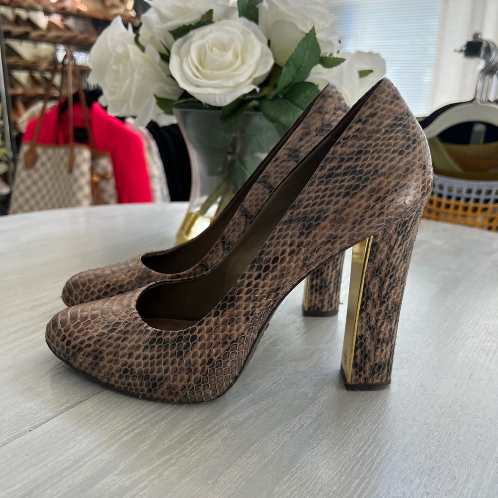 Tory Burch Snake pumps